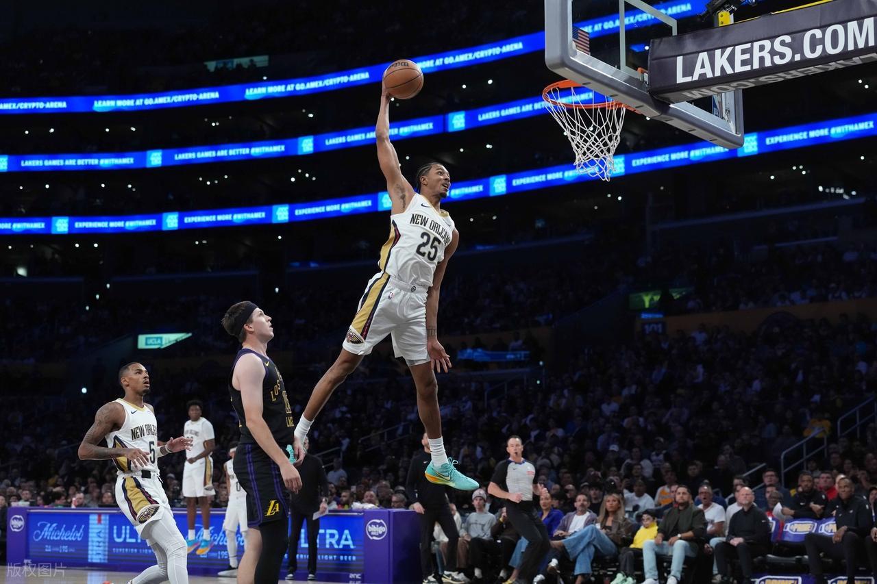 开云体育官网-罕见！詹姆斯放弃垃圾时间刷分！锡安心态崩了，东契奇27+10+7！